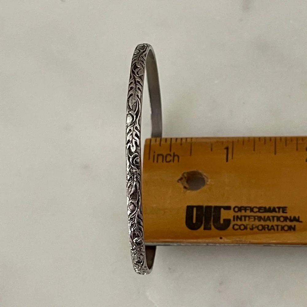 Monet vintage bangle. - Picture 7 of 7
